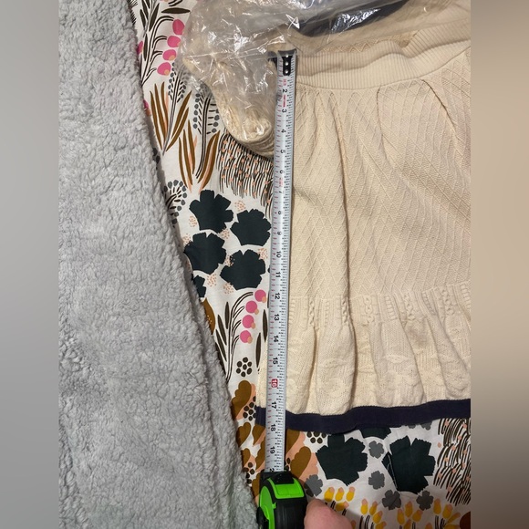 Chanel Classic knit sweater and skirt set - Picture 15 of 16